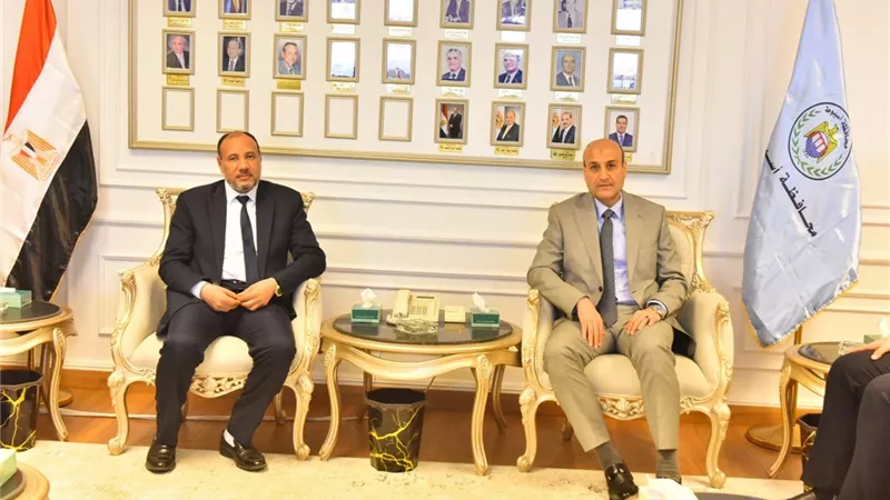 محافظ أسيوط يستقبل نائب رئيس جامعة الأزهر للوجه القبلي 