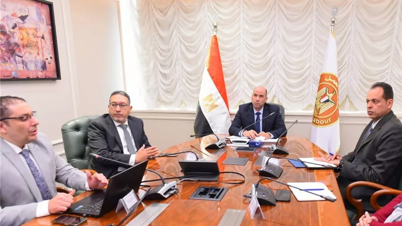 وزير العمل يتابع ميكنة خدمات الوزارة استعدادًا لمنصة مصر الرقمية