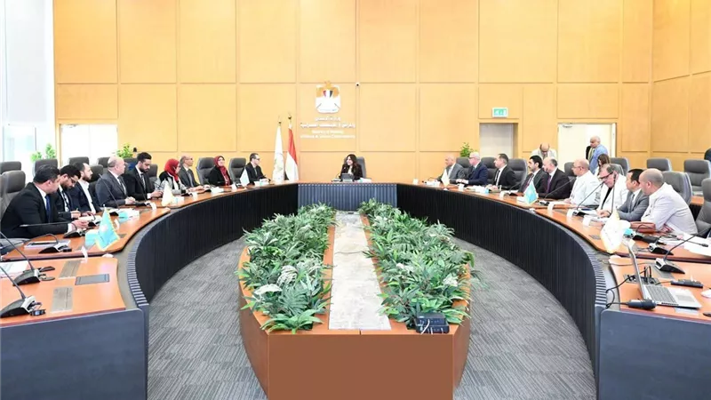 وزيرة الإسكان تتابع مستجدات تقنين الأراضي المضافة لعدد من المدن الجديدة