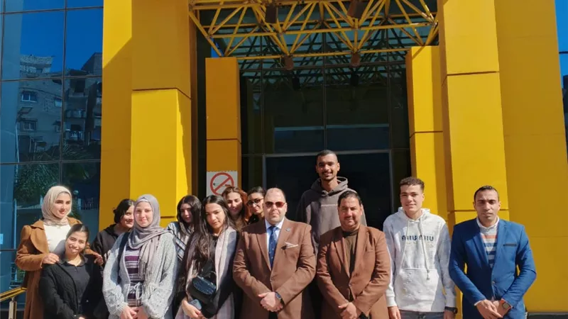 جولة ميدانية لطلاب الإعلام داخل مستشفى العجمي التخصصي بالإسكندرية
