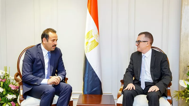 وزير التخطيط ومدير جهاز 