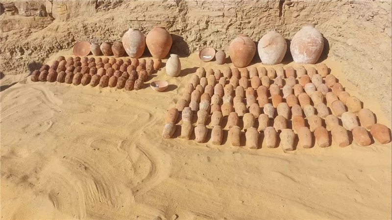 الكشف عن مجموعة من المقابر الصخرية بقبة الهواء بأسوان