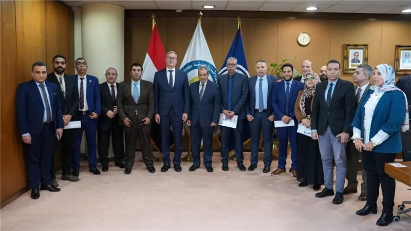 وزيرالبترول يعتمد الموازنة الاستثمارية للشركة العامة للبترول للعام 2026–2027