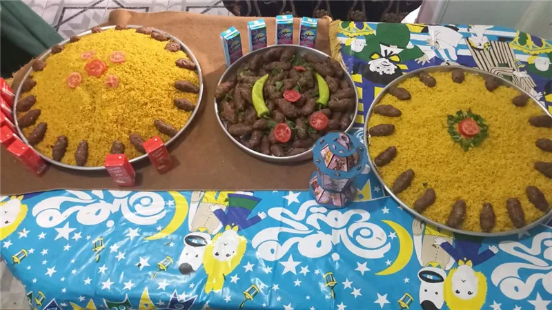 متطوعو «الأمل والحياة» بدمياط يجهزون 100 وجبة إفطار صائم للأسر الأولى بالرعاية