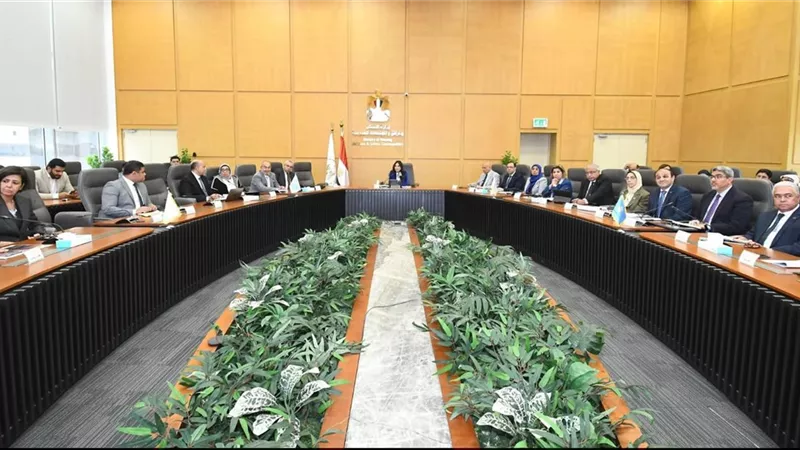 وزيرة الإسكان تعقد اجتماعا لمتابعة الموقف التنفيذي لمشروع حدائق تلال الفسطاط