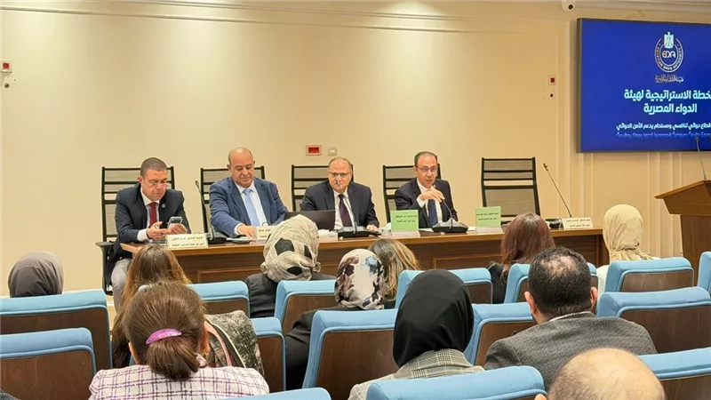 «أنت في مجلس النواب»..أزمة التركيبات الصيدلانية تشعل لجنة الصحة 