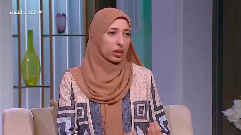 هل تصح الصلاة للحائض؟.. هند حمام توضح الحكم الشرعي