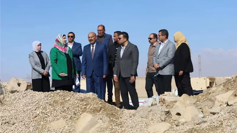 محافظ السويس يتفقد الأرض المخصصة لإنشاء مركز إيواء للكلاب الضالة  