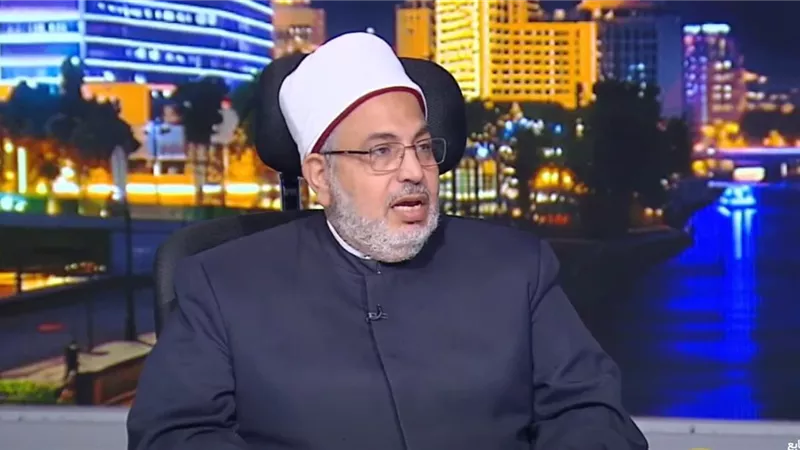 هل يجوز للعامل الشاق في حرارة الفرن والشمس الإفطار؟.. علي المطيعي يوضح