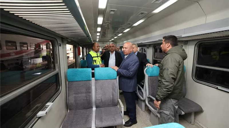 وزير النقل يتفقد ورش كوم أبو راضى ببنى سويف وشركة كولواي مصر 