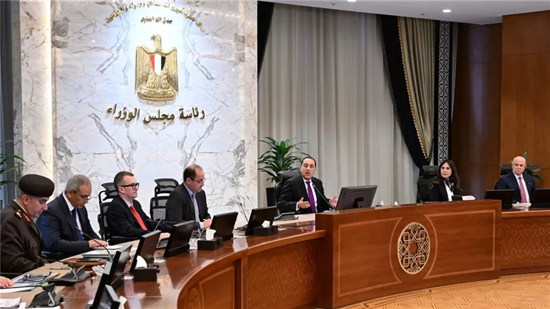 رئيس الوزراء يتابع الموقف التنفيذي والمالي للمرحلة الأولى لمباردة 