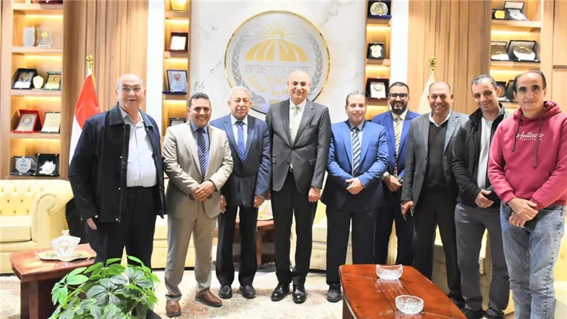 بعد القرار الجمهوري.. الدكتور ناصر عبد الباري يتسلم مهام رئاسة جامعة السادات
