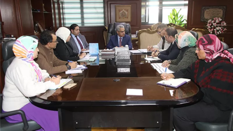 محافظ بني سويف يوجه بتذليل العقبات الإدارية والفنية بمنظومة التصالح 