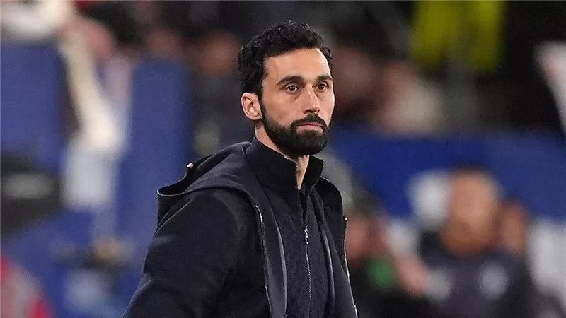 مدرب ريال مدريد يرفض الاستسلام ويعلن التحدي مع برشلونة