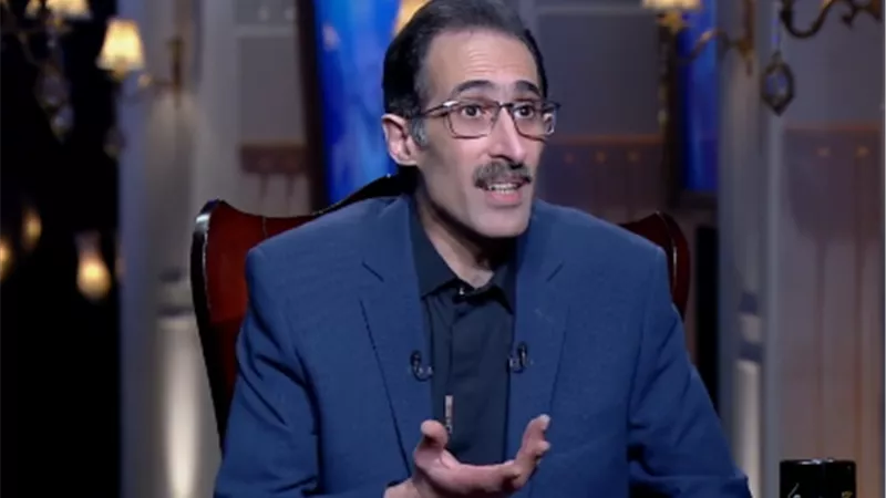 «مرتبي مكملش 1000 جنيه».. مجدي الجلاد يرد على اتهامات ثراء الصحفيين