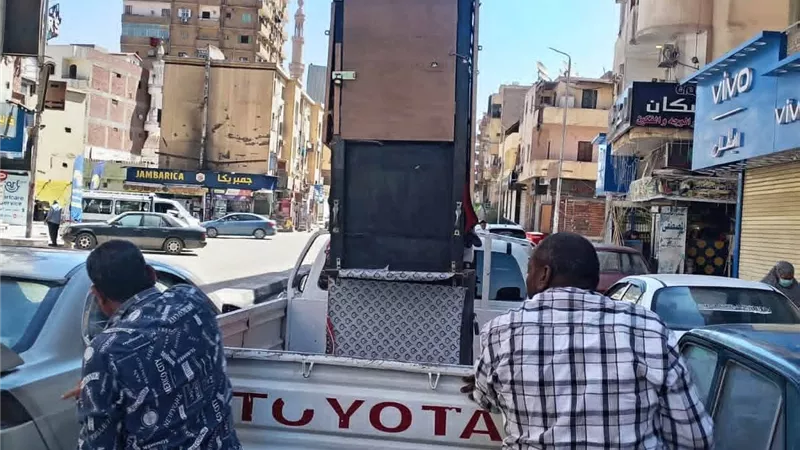 حملة مكبرة بأسوان لرفع الاشغالات ومهلة 3 أشهر لأصحاب المحال المخالفة