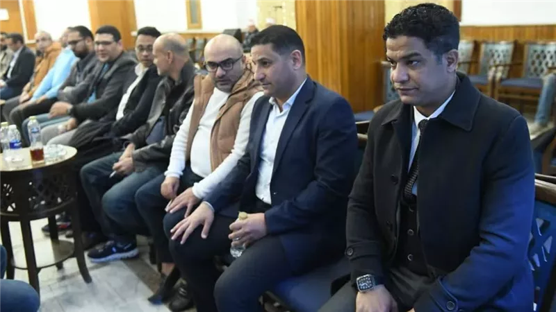 الكاتب الصحفي أحمد صبري «رئيس تحرير نيوز رووم» يقدم العزاء في الزميل محمود نصر