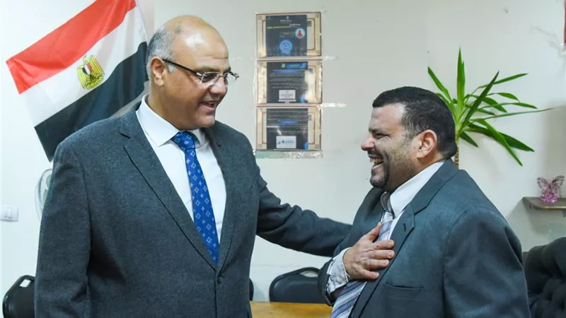 محافظ الإسكندرية يعقد أول اجتماع موسع مع القيادات التنفيذية  