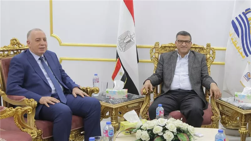 محافظ قنا يؤكد أهمية تفعيل الأنشطة الطلابية لخلق بيئة محفزة للتلاميذ 