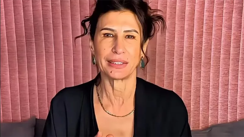 متعمليش كدا.. أمينة شلباية تفتح النار على اتيكيت أكل القطايف في رمضان 