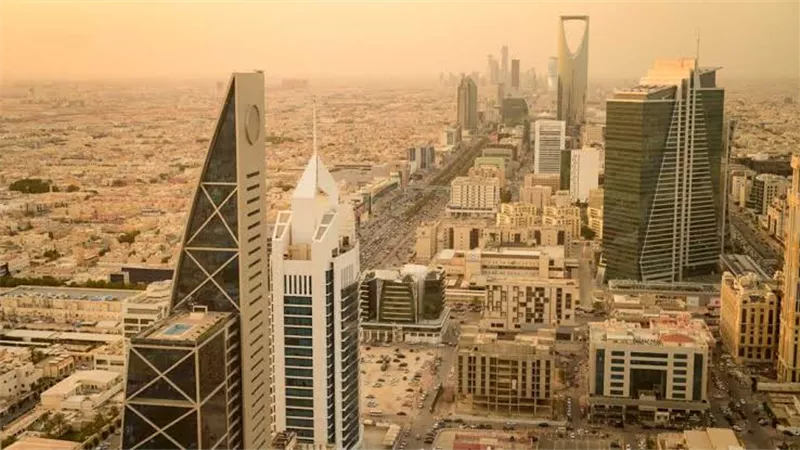 توقعات طقس السعودية اليوم.. انخفاض درجات الحرارة ورياح نشطة مثيرة للأتربة