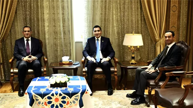 وزير الشباب يلتقي قيادات التعليم لتعزيز الأنشطة الطلابية والرياضية