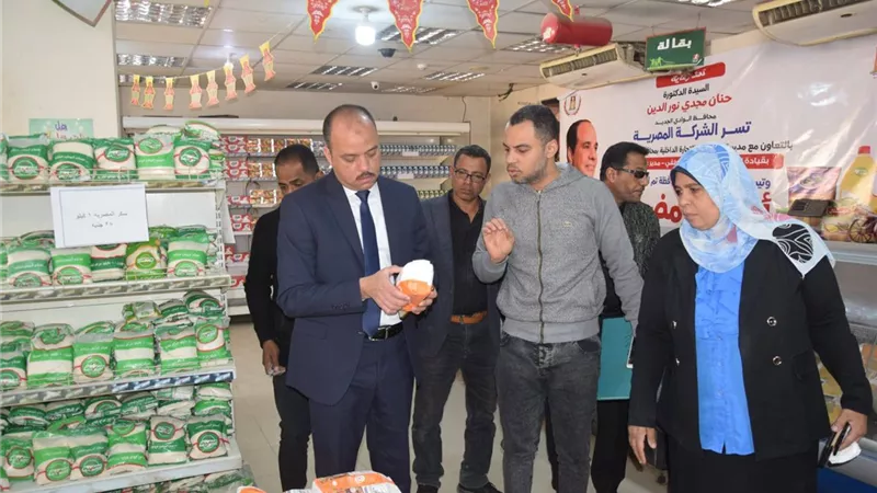 نائب محافظ الوادي الجديد يتفقد مخابز الخارجة للتأكد من جودة الخبز