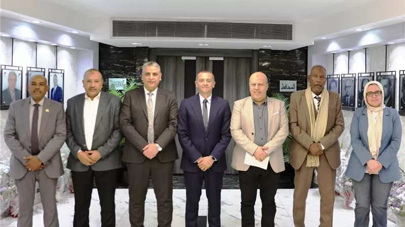  محافظ أسوان يستقبل أعضاء مجلس النواب بأسوان لتقديم التهنئة وبحث سبل التواصل