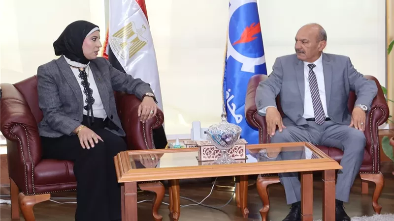 محافظ السويس يستقبل رئيس المنطقة الجغرافية ورئيس السويس الجديدة