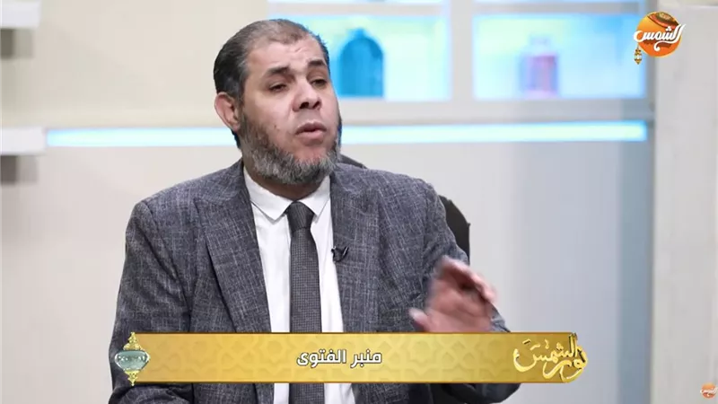 هل يجوز الصلاة وراء الشيخ في التلفزيون؟ محمود سعد خليفة يجيب