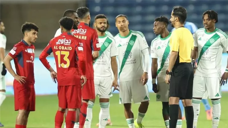 اتحاد الكرة السعودي: التسلل ثلاثي الأبعاد حسم الجدل في مواجهة ضمك والأهلي