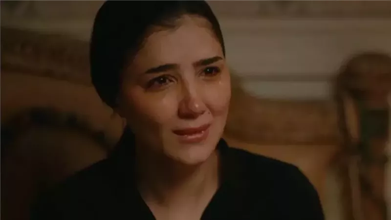 فيفي عبده تعزي مي عمر في وفاة والدها: الله يصبر أهله