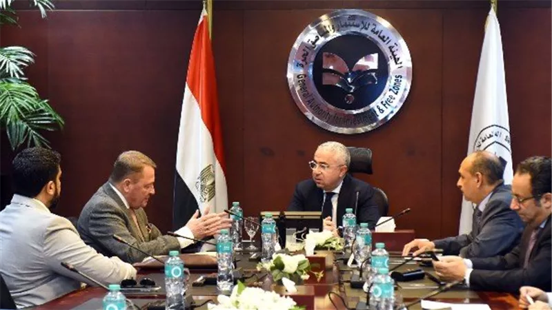 جارديان جلاس تبحث مع الهيئة العامة للاستثمار خطة طموحة لزيادة استثماراتها بمصر