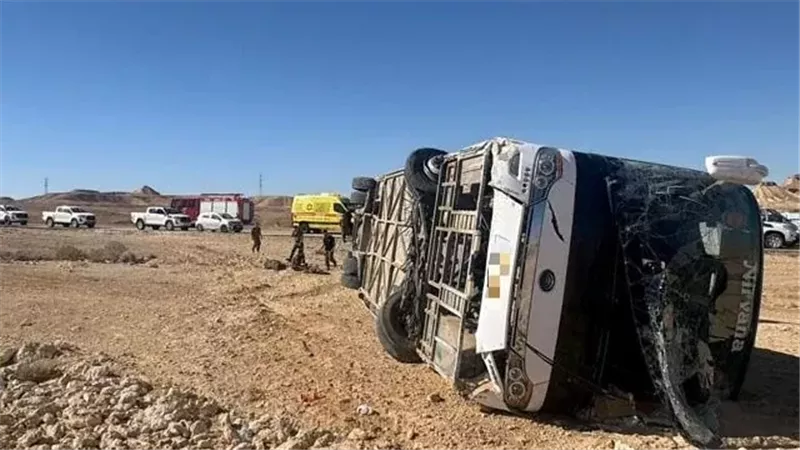 تحطم حافلة تقل عددا كبيرا من جنود جيش الاحتلال ووقوع إصابات 