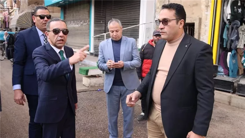 محافظ المنوفية يشدد على رئيس حي غرب بإزالة كافة الإشغالات بالشوارع