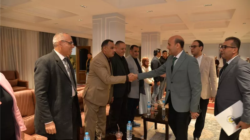 محافظ أسيوط يلتقي الصحفيين والإعلاميين ويؤكد: الإعلام شريك أصيل في التنمية
