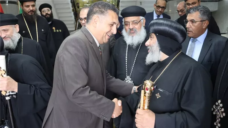 محافظ القليوبية يستقبل وفد مطرانيات الكنيسة القبطية الأرثوذكسية لتهنئته بمنصبة