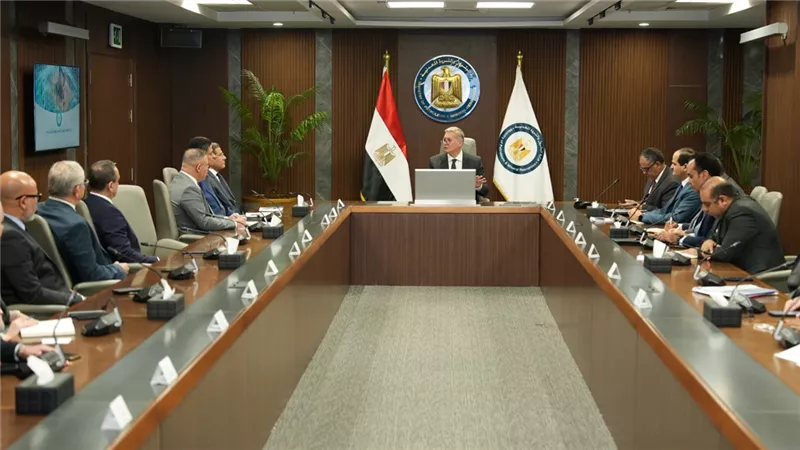  وزير البترول تسريع الحفر الأفقي والتكسير الهيدروليكي لزيادة الإنتاج البترولي