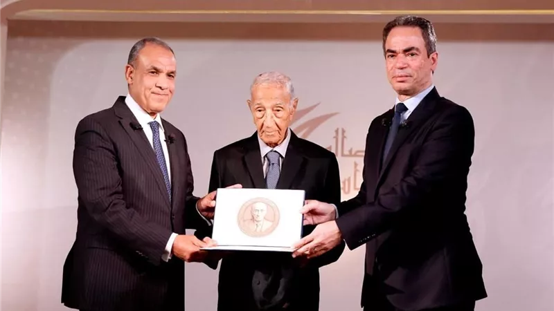 المسلماني : ماسبيرو سيقيم حفل تأبين لشيخ الإذاعيين فهمي عمر 