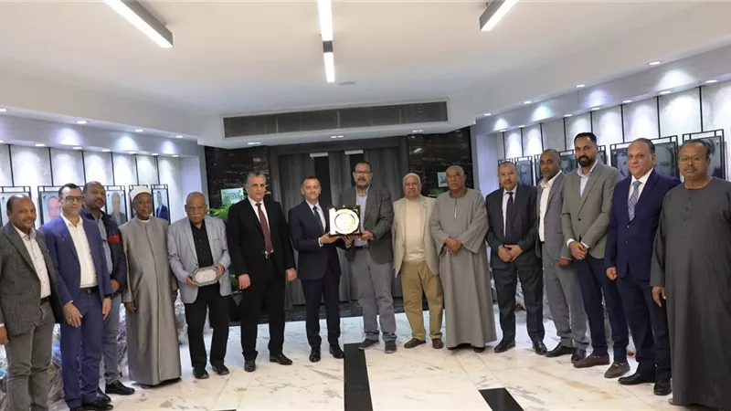 محافظ أسوان يستقبل وفد الهيئة البرلمانية لحزب مستقبل وطن لتعزيز التعاون 