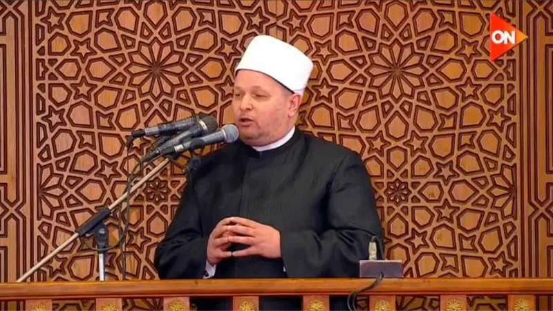 بحضور السيسي وعدد من الوزراء.. الشحات العزازي إمام بصلاة ثاني جمعة بشهر رمضان 