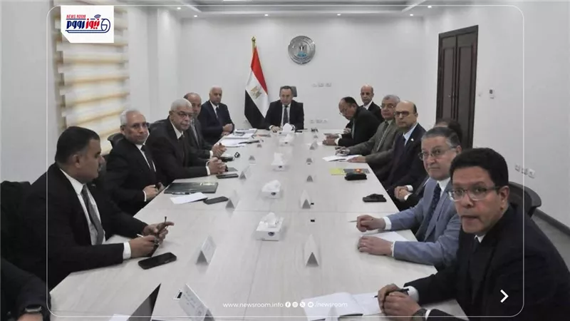 رئيس جامعة المنيا يشارك في اجتماع وزير التعليم العالى برؤساء الجامعات الأهلية