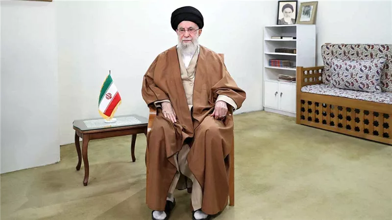 رويترز: تم نقل المرشد الأعلي الإيراني إلى مكان آمن..لم يعد في طهران