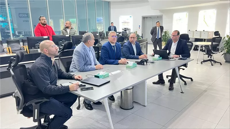 وزير البترول والثروة المعدنية يزور مركز التحكم بالشبكة القومية للغاز الطبيعي