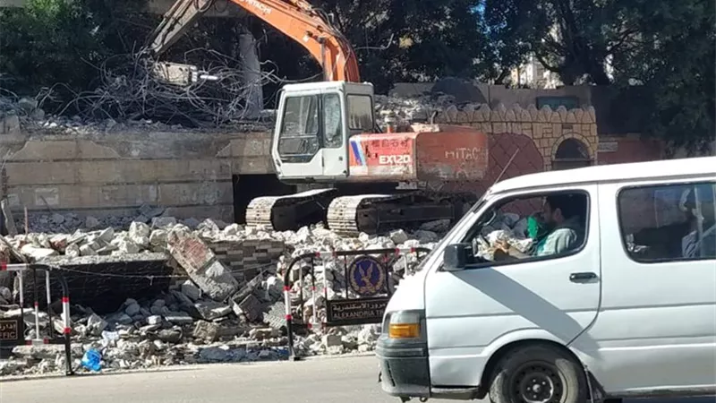 إزالة محطه ترام «فكتوريا» أقدم محطات الترام في الإسكندرية 