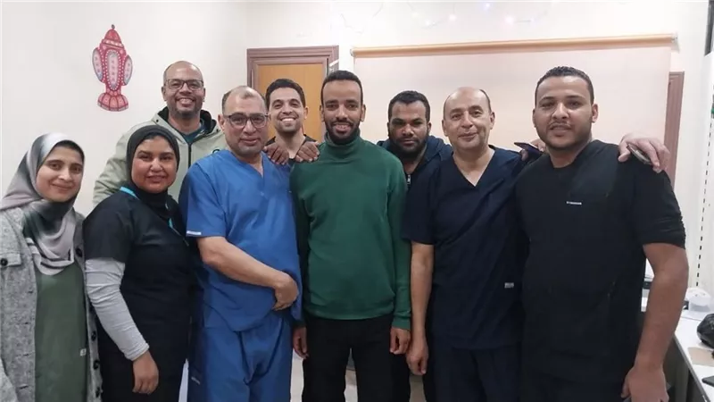 نجاح عمليتين دقيقتين لزراعة منظم قلب دائم في مستشفى قفط التخصصي
