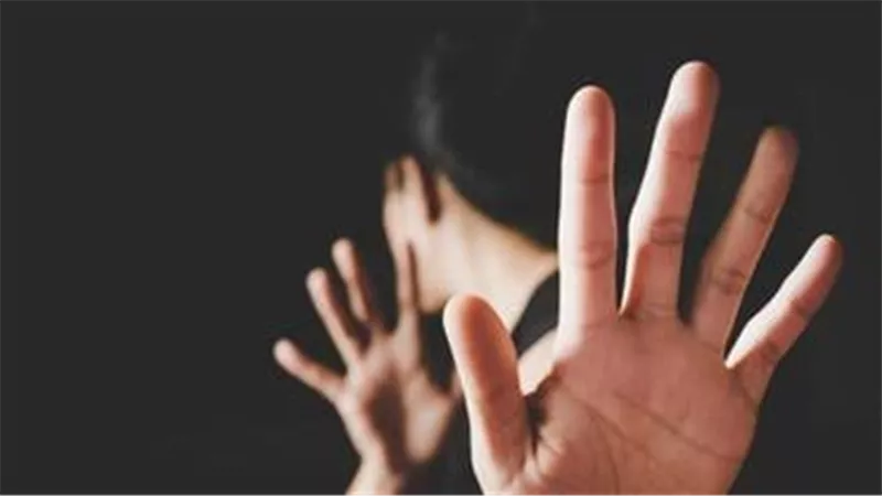 إحالة عامل للجنايات تحرش بسائحتان داخل أسانسير بفندق