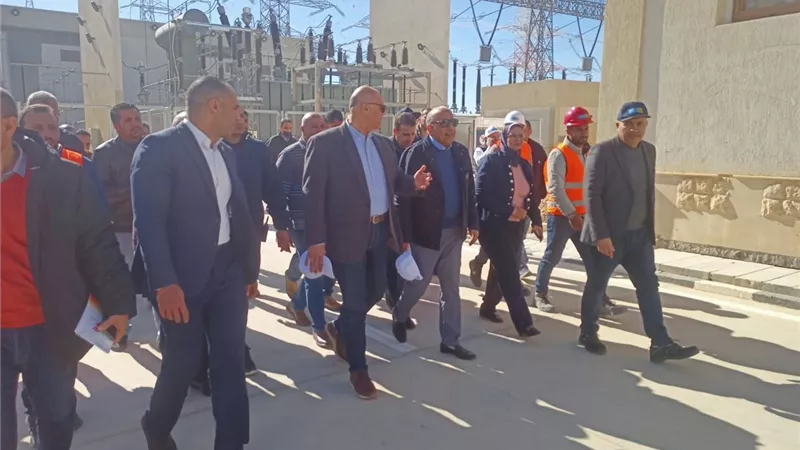 وزير الكهرباء ومحافظ الإسكندرية يتفقدان محطة محولات برج العرب 