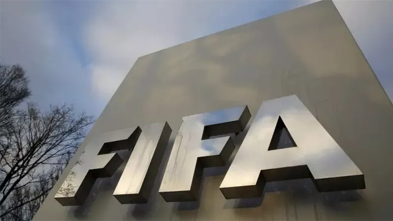 بسبب مباراة السنغال والمغرب.. الفيفا يدرس وضع قوانين جديدة لحالات الانسحاب