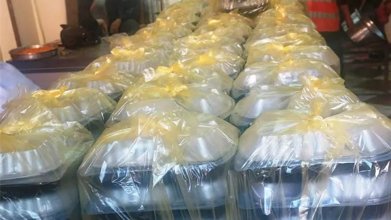 القومى للمرأة يواصل توزيع 700 وجبة غذائية بقرى حجازة والعتمور بكوم أمبو 